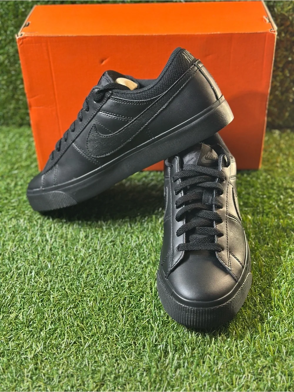 NIKE MATCH SUPREME LEATHER, SIZE 7.5 MENS, COLOR, BLACK/ GUM- LIGHT BROWN, NEW